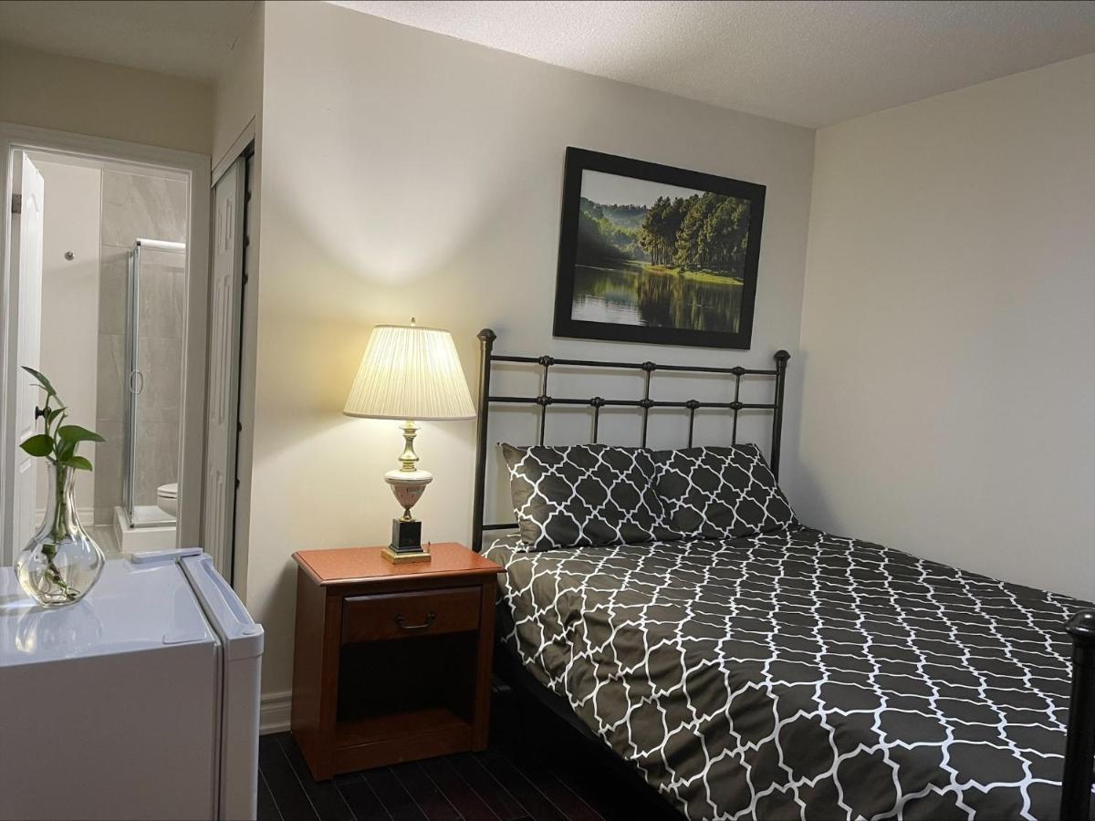 77 Nice And Warm Series Rooms טורונטו מראה חיצוני תמונה