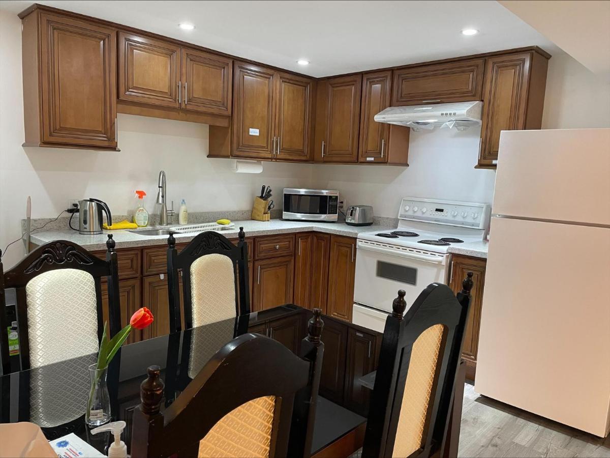 77 Nice And Warm Series Rooms טורונטו מראה חיצוני תמונה
