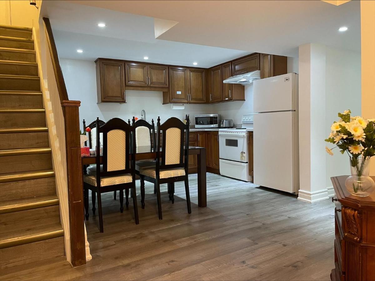 77 Nice And Warm Series Rooms טורונטו מראה חיצוני תמונה