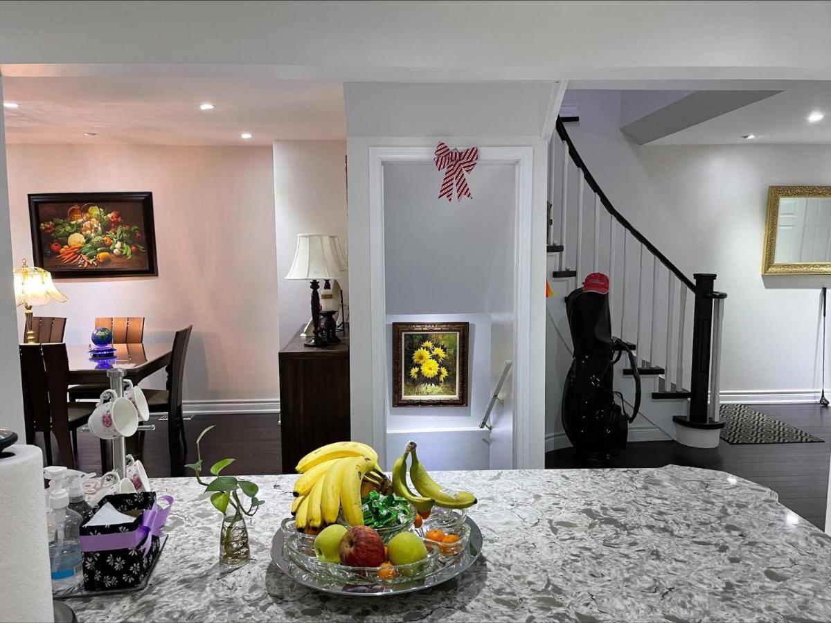 77 Nice And Warm Series Rooms טורונטו מראה חיצוני תמונה