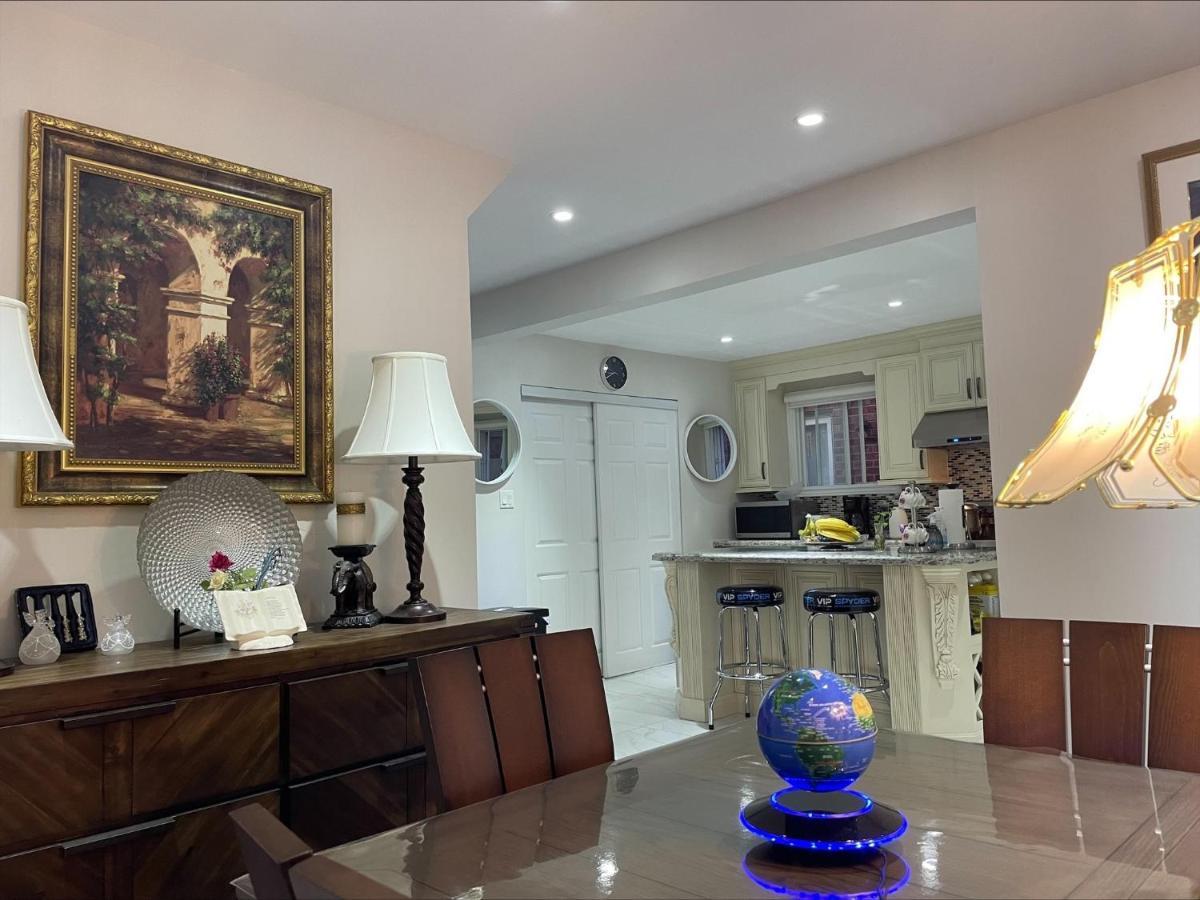 77 Nice And Warm Series Rooms טורונטו מראה חיצוני תמונה
